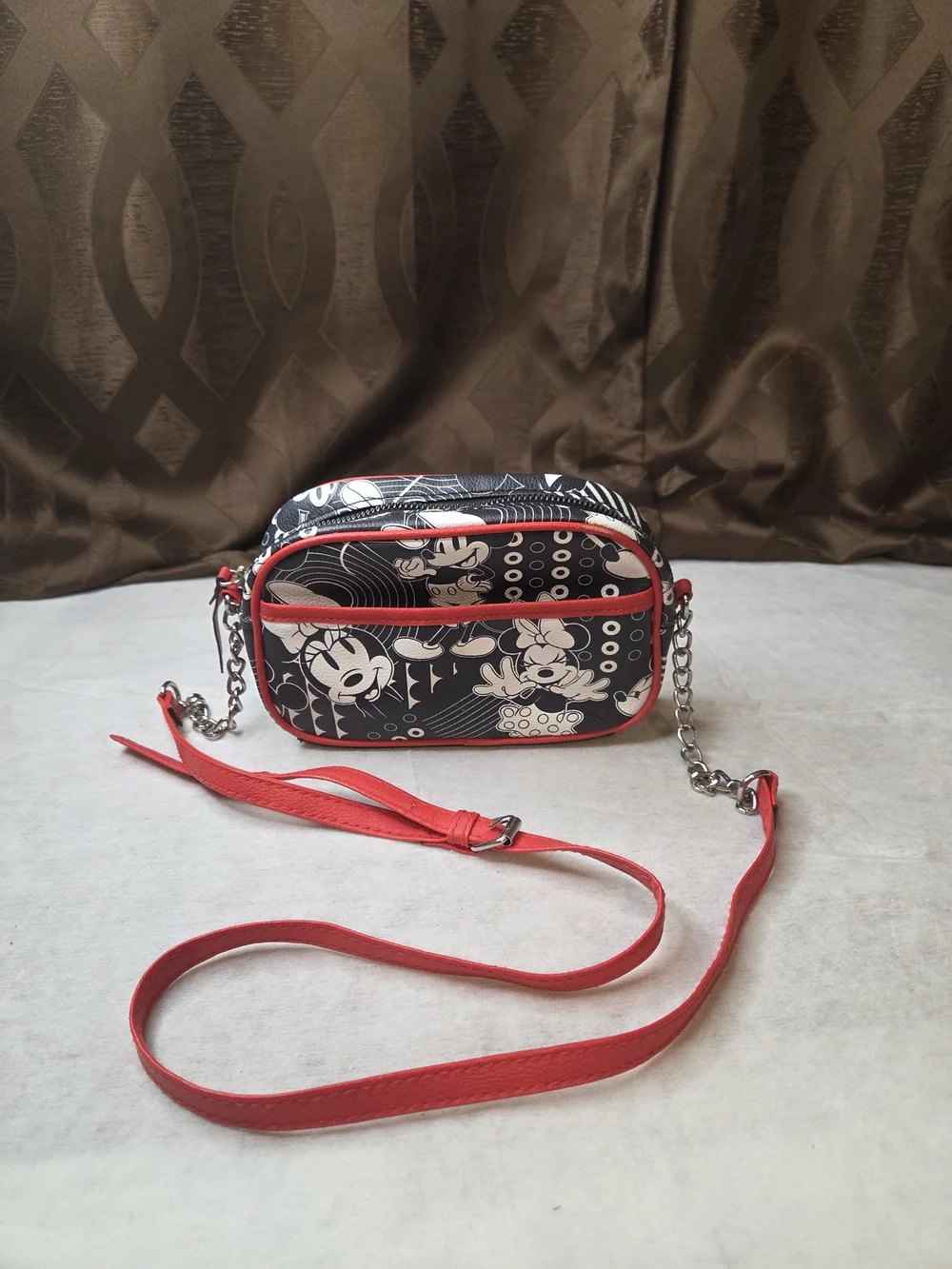 Disney Black & Red Minnie Mouse Crossbody Bag-Project